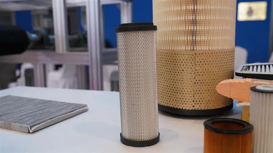 हेवी ड्यूटी ट्रक के लिए इंजन एयर फिल्टर P185069 P527682 RS3518 AF25139M C341300